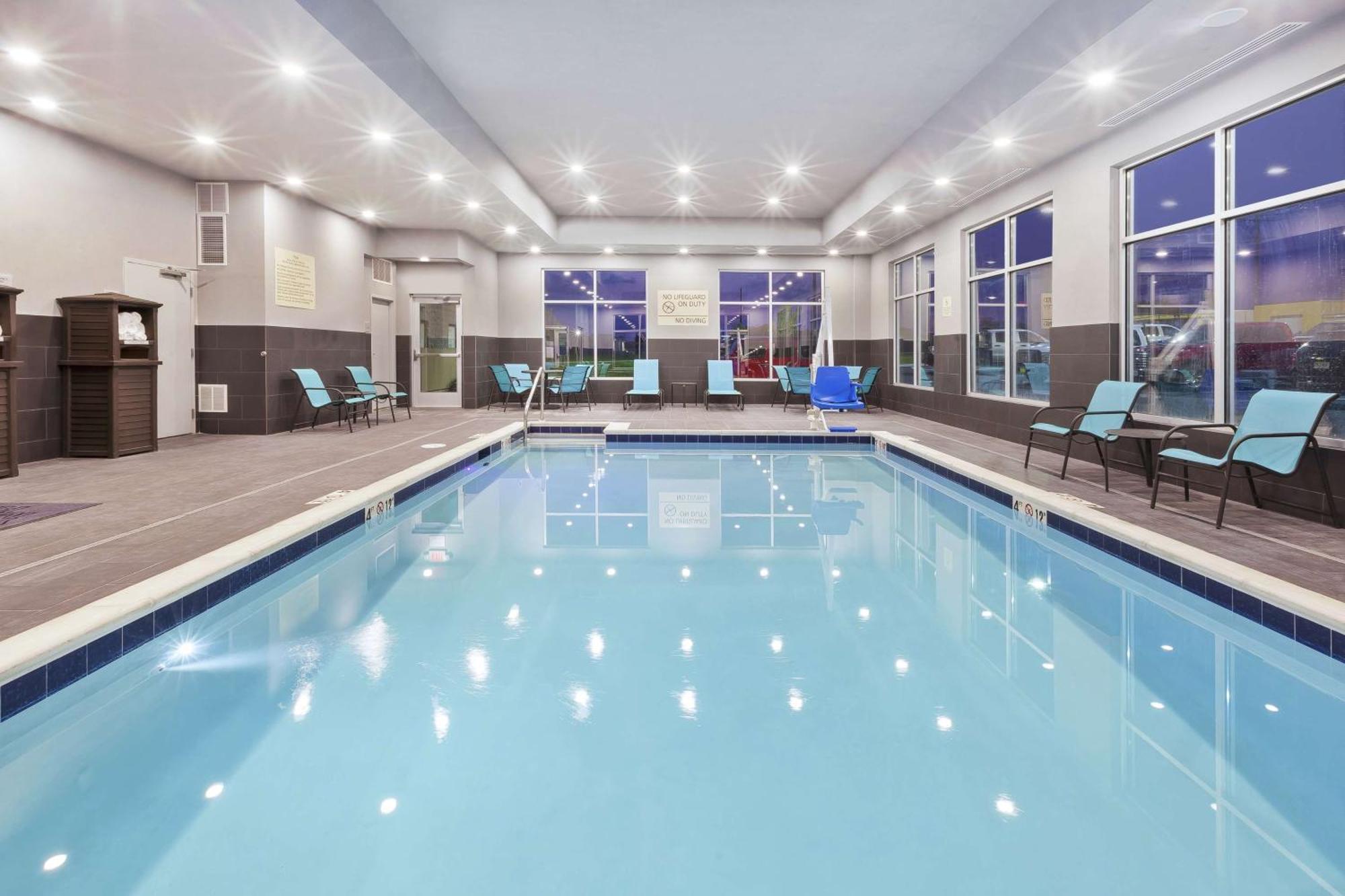 Hampton Inn Седалия Экстерьер фото