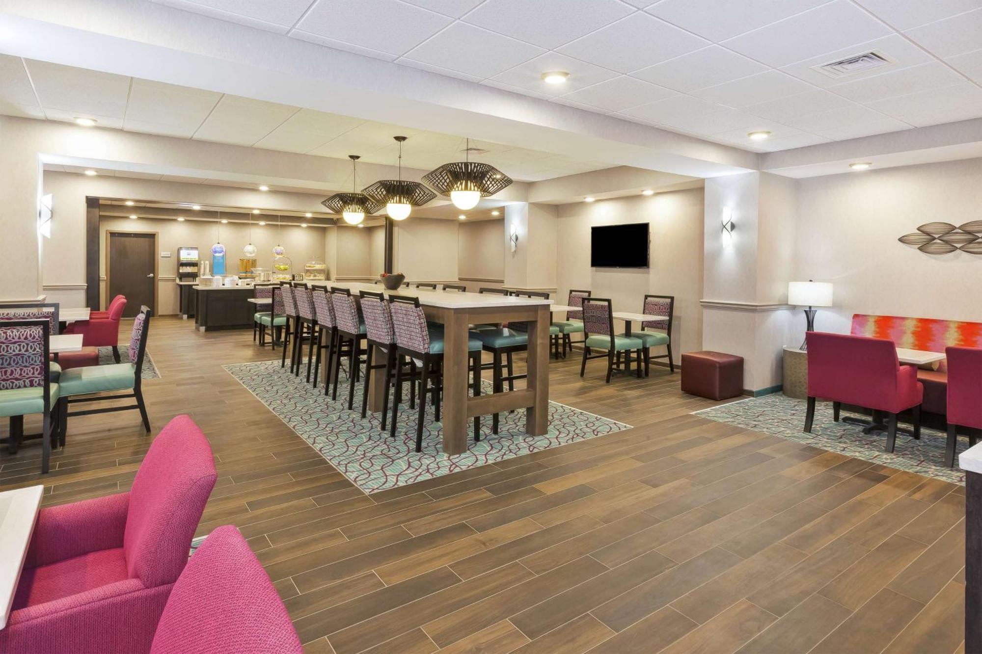 Hampton Inn Седалия Экстерьер фото