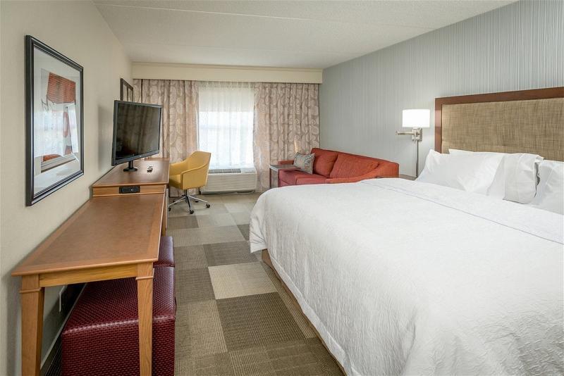 Hampton Inn Седалия Экстерьер фото